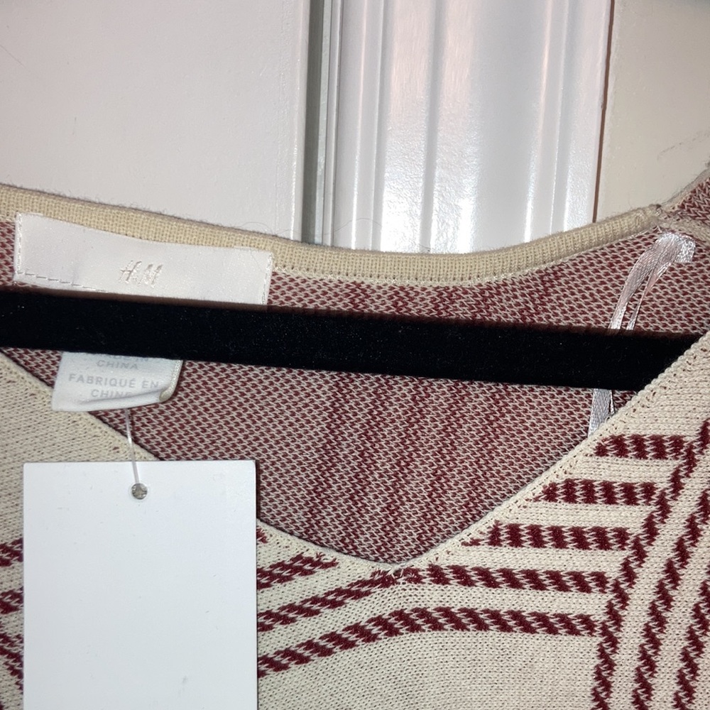 H&M Geometric Sweater - Picture 4 of 6
